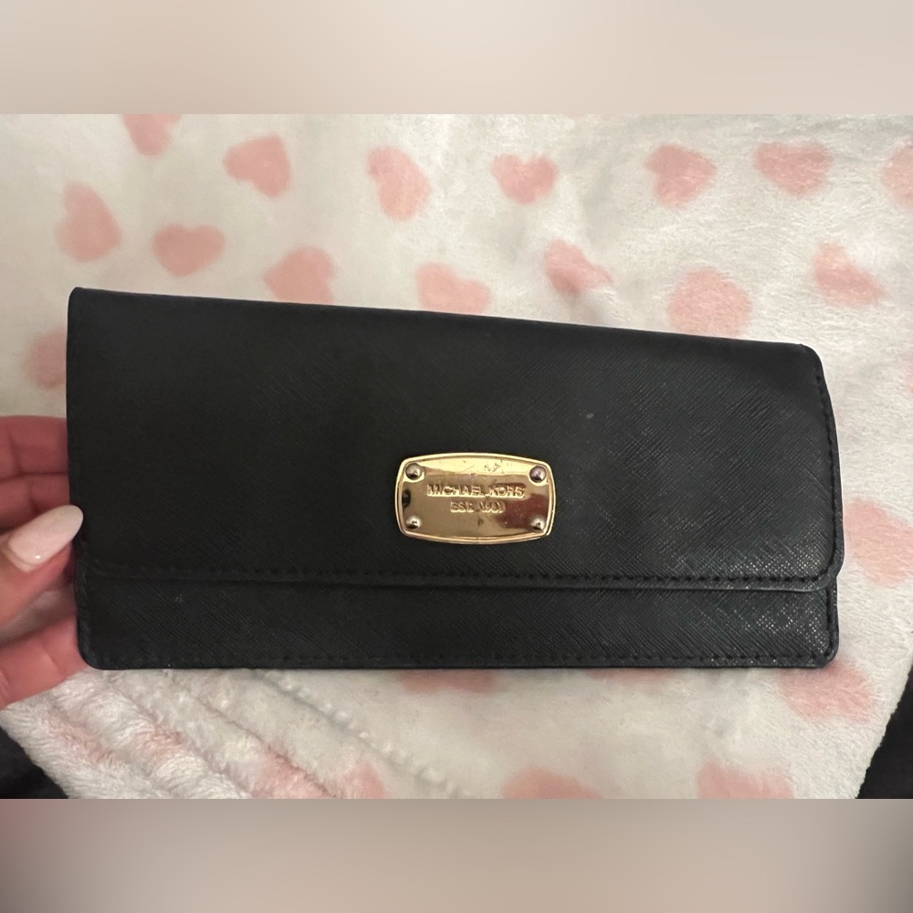 Michael kors wallet